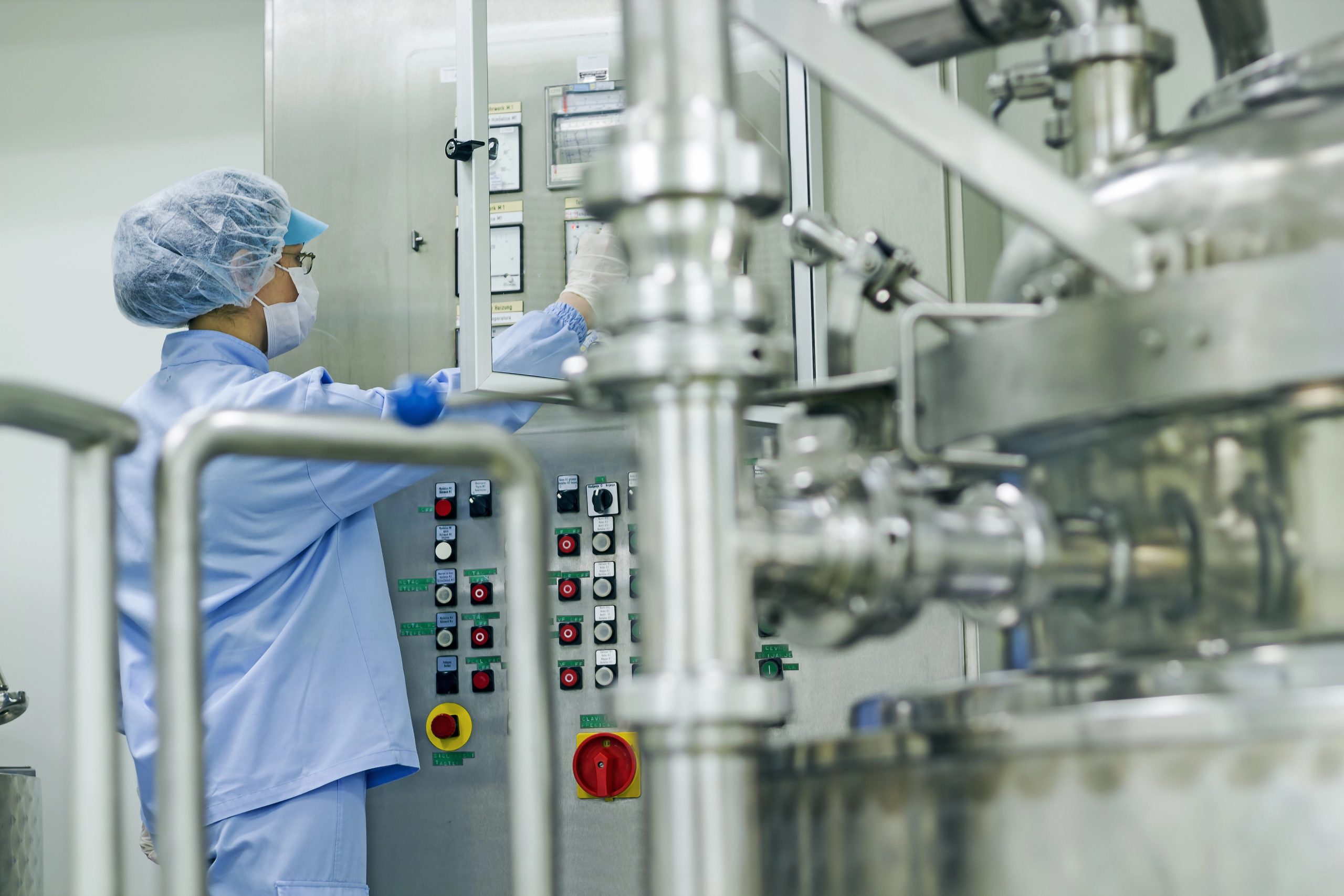 Achieving a 45% Cost Reduction and 300% Space Efficiency for a Leading Medical Device Manufacturer